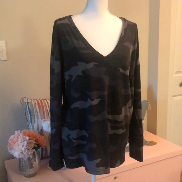 Victoria’s Secret PINK Long Sleeve Camo Shirt